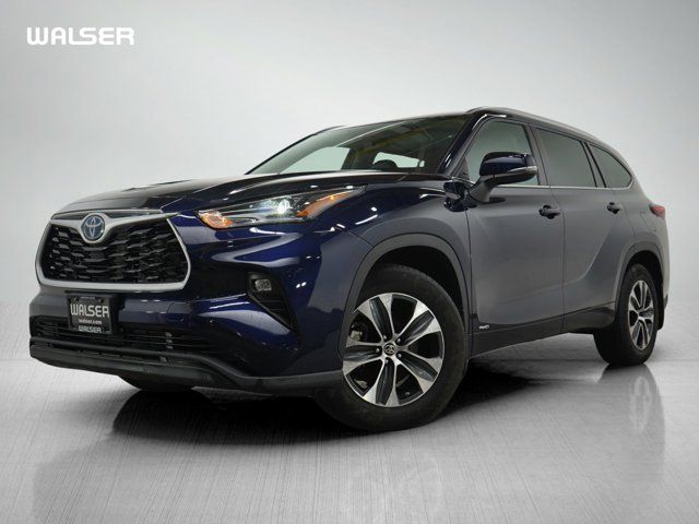 2022 Toyota Highlander Hybrid XLE