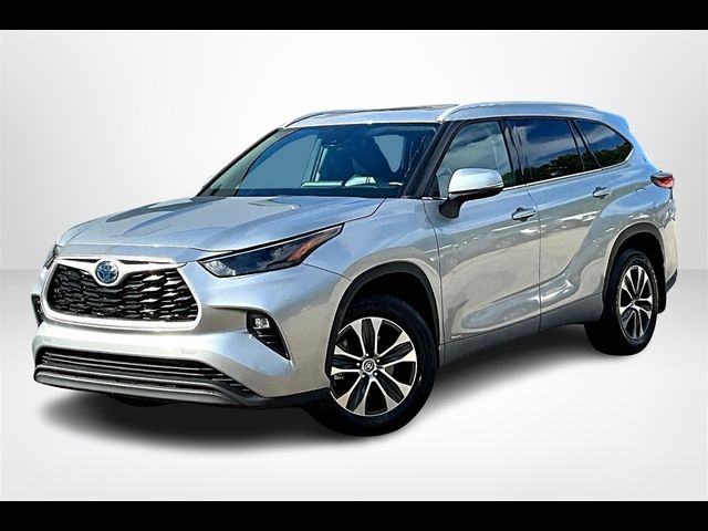 2022 Toyota Highlander Hybrid XLE