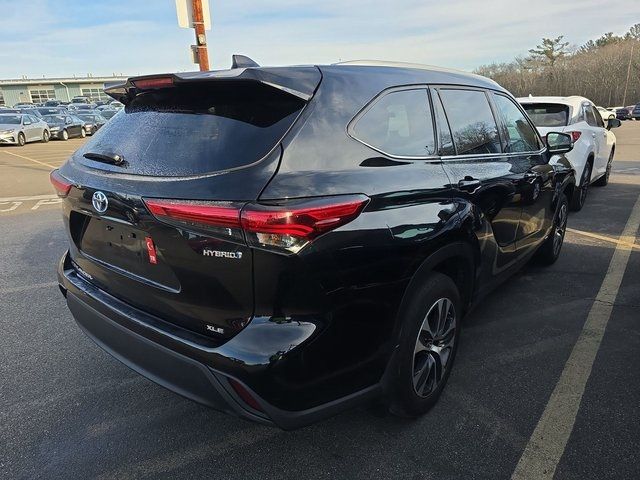 2022 Toyota Highlander Hybrid XLE