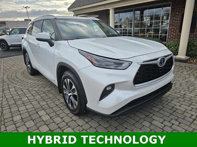 2022 Toyota Highlander Hybrid XLE