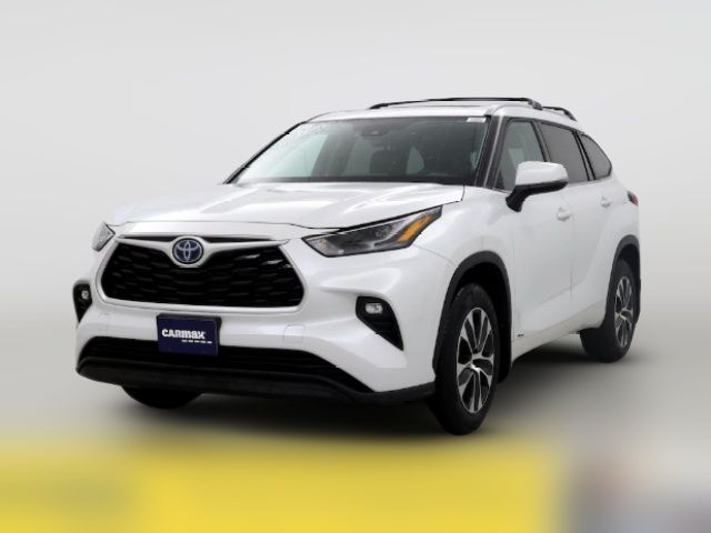 2022 Toyota Highlander Hybrid XLE