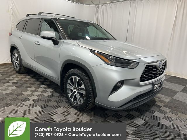 2022 Toyota Highlander Hybrid XLE