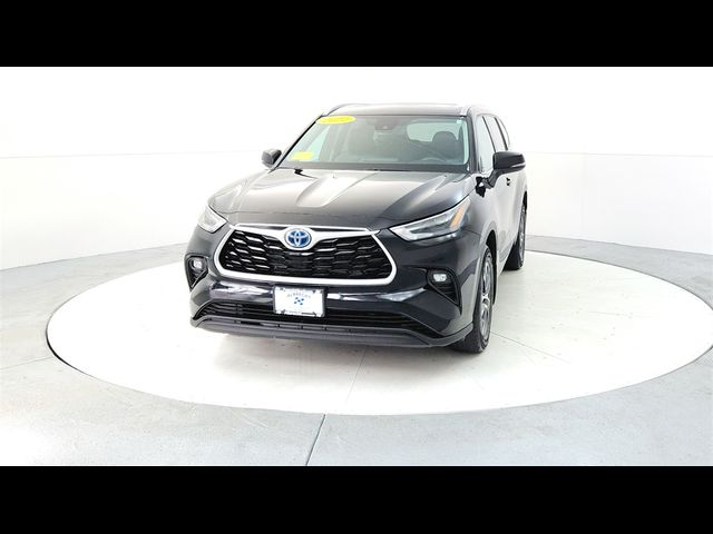 2022 Toyota Highlander Hybrid XLE