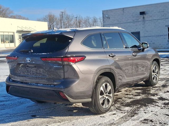 2022 Toyota Highlander Hybrid XLE