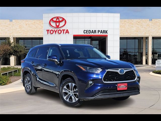 2022 Toyota Highlander Hybrid XLE