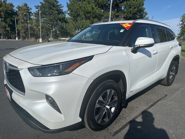 2022 Toyota Highlander Hybrid XLE