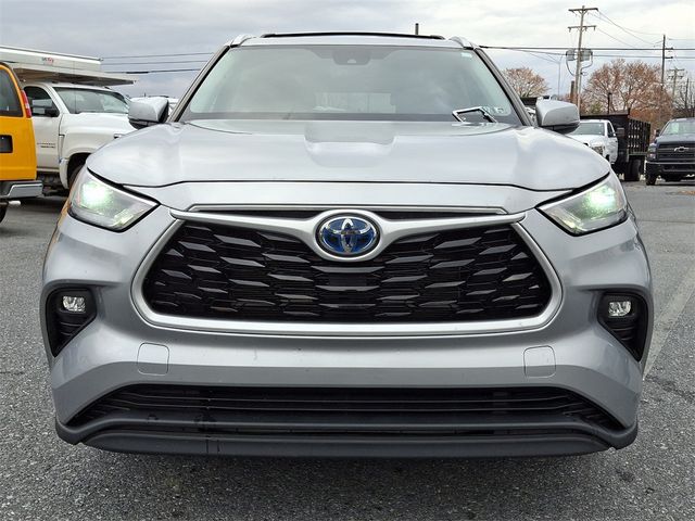 2022 Toyota Highlander Hybrid XLE