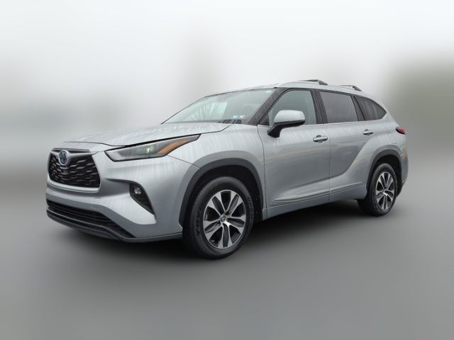 2022 Toyota Highlander Hybrid XLE