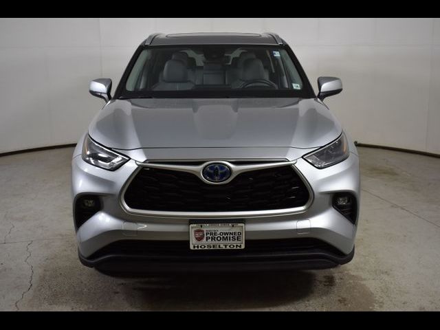 2022 Toyota Highlander Hybrid XLE