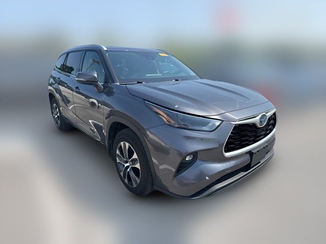2022 Toyota Highlander Hybrid XLE