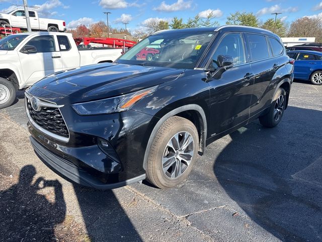 2022 Toyota Highlander Hybrid XLE