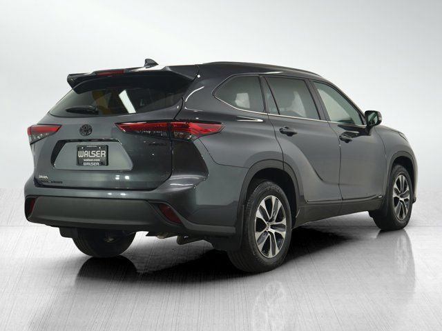 2022 Toyota Highlander Hybrid XLE