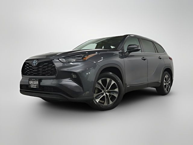 2022 Toyota Highlander Hybrid XLE