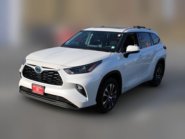 2022 Toyota Highlander Hybrid XLE