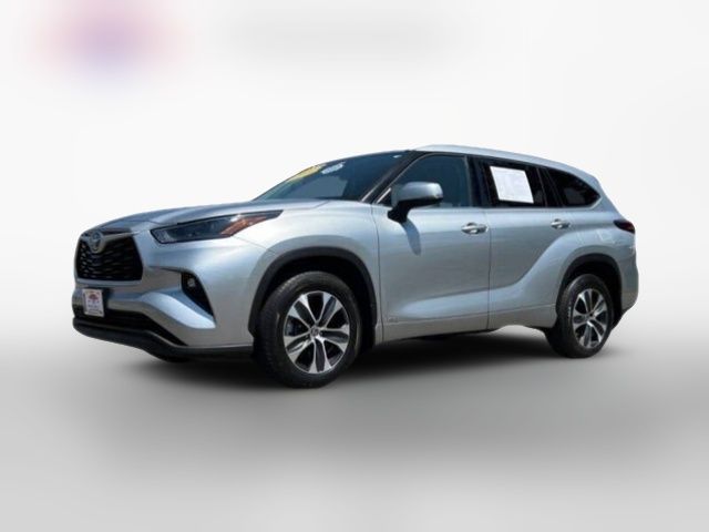 2022 Toyota Highlander Hybrid XLE