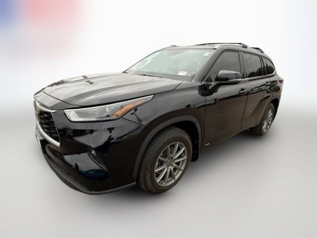 2022 Toyota Highlander Hybrid XLE