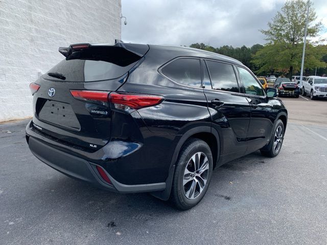 2022 Toyota Highlander Hybrid XLE