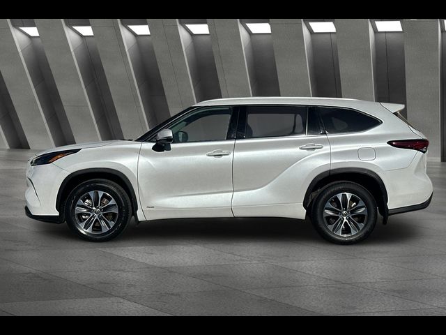 2022 Toyota Highlander Hybrid XLE