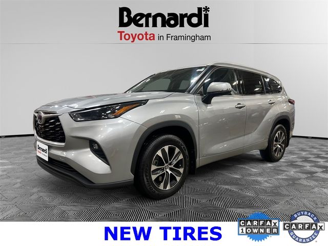 2022 Toyota Highlander Hybrid XLE