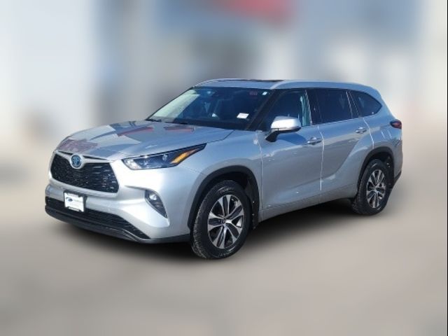 2022 Toyota Highlander Hybrid XLE