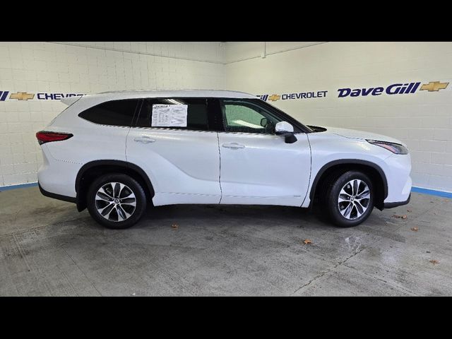 2022 Toyota Highlander Hybrid XLE