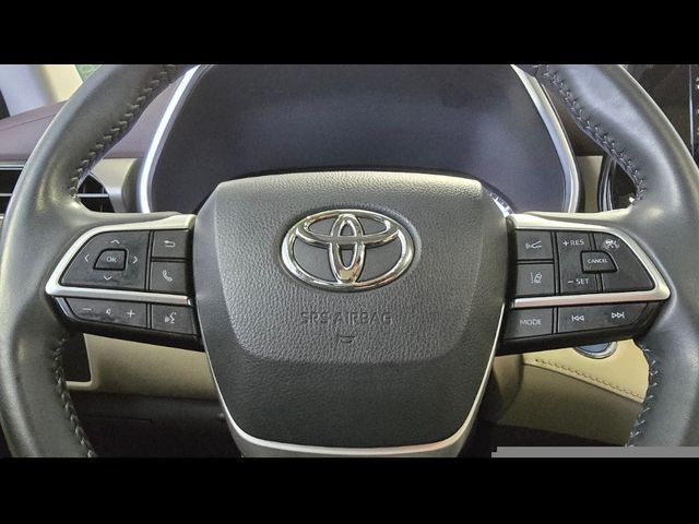 2022 Toyota Highlander Hybrid XLE