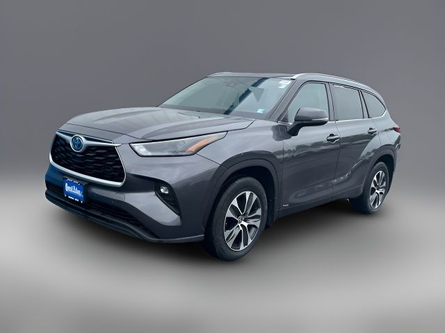 2022 Toyota Highlander Hybrid XLE