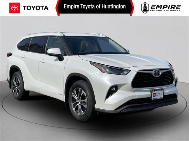 2022 Toyota Highlander Hybrid XLE