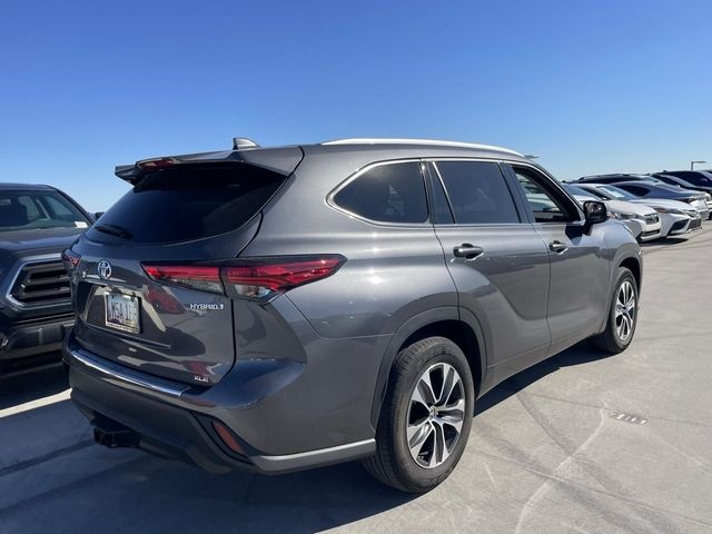 2022 Toyota Highlander Hybrid XLE