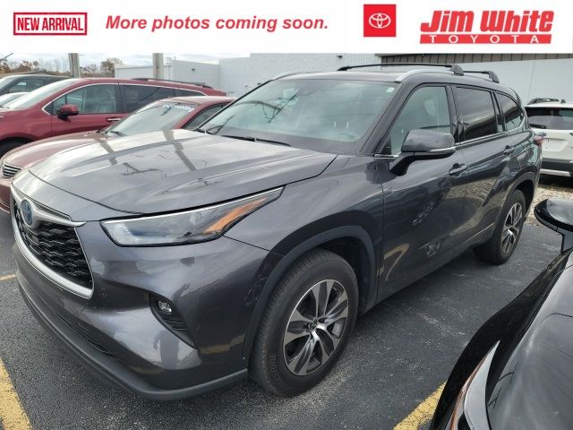 2022 Toyota Highlander Hybrid XLE