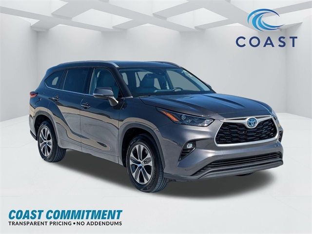 2022 Toyota Highlander Hybrid XLE