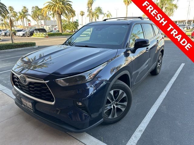 2022 Toyota Highlander Hybrid XLE