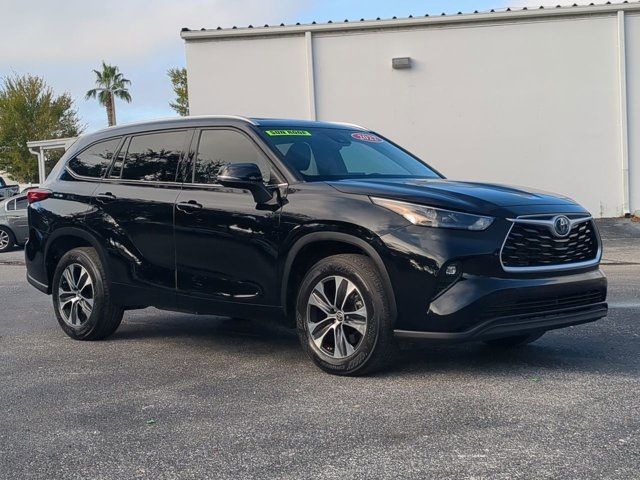 2022 Toyota Highlander Hybrid XLE