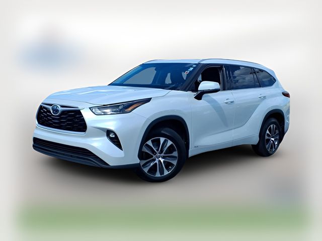 2022 Toyota Highlander Hybrid XLE