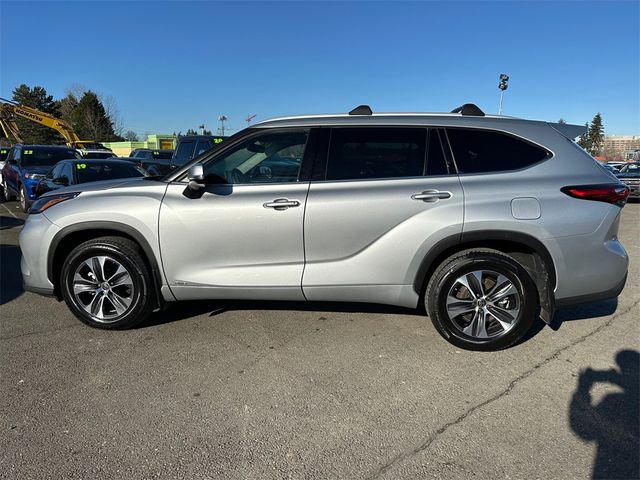 2022 Toyota Highlander Hybrid XLE