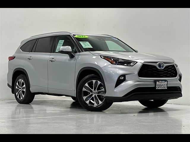 2022 Toyota Highlander Hybrid XLE