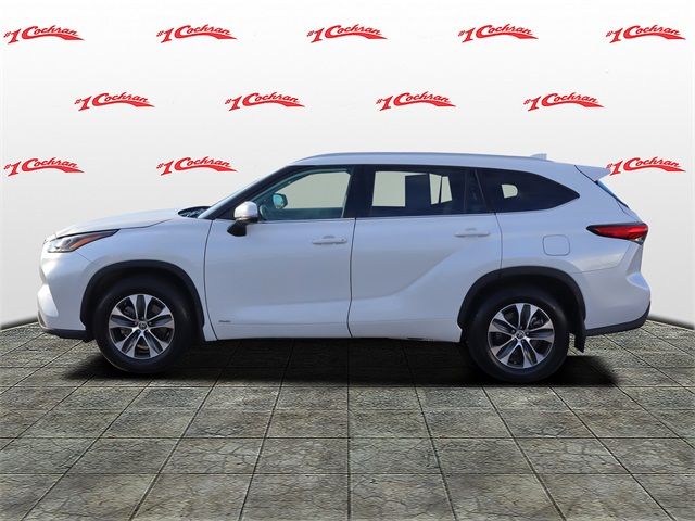 2022 Toyota Highlander Hybrid XLE