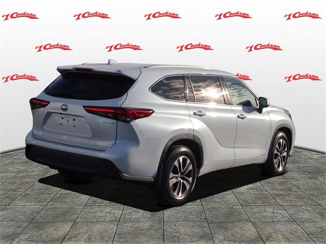 2022 Toyota Highlander Hybrid XLE