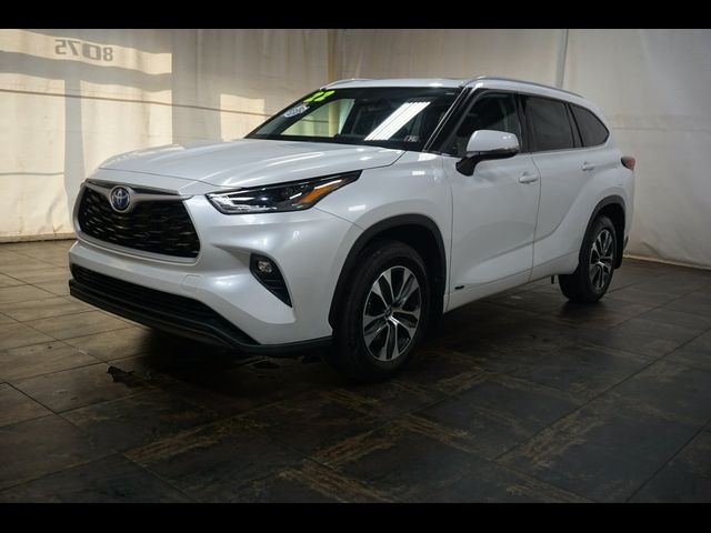 2022 Toyota Highlander Hybrid XLE