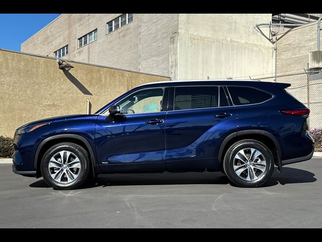 2022 Toyota Highlander Hybrid XLE