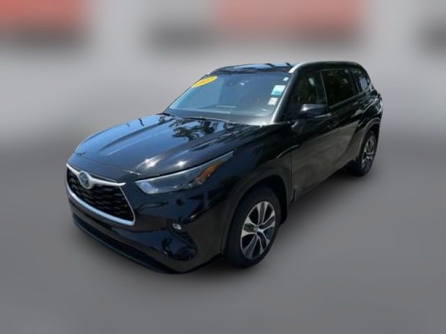 2022 Toyota Highlander Hybrid XLE