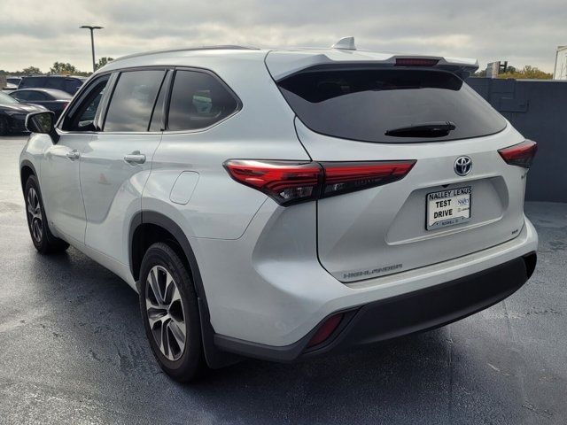 2022 Toyota Highlander Hybrid XLE