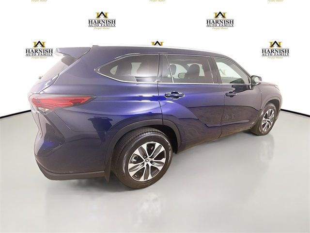 2022 Toyota Highlander Hybrid XLE