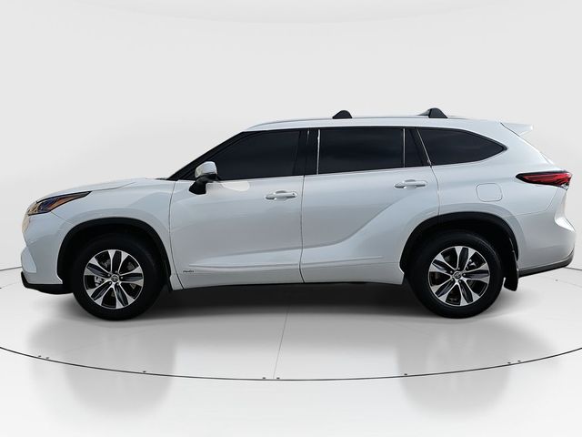 2022 Toyota Highlander Hybrid XLE