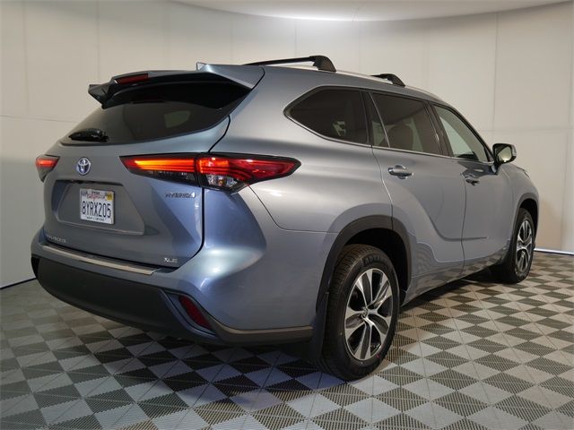 2022 Toyota Highlander Hybrid XLE