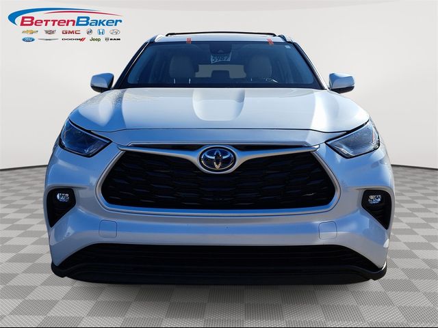 2022 Toyota Highlander Hybrid XLE