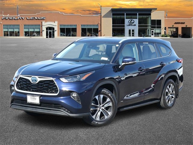 2022 Toyota Highlander Hybrid XLE