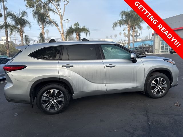 2022 Toyota Highlander Hybrid XLE