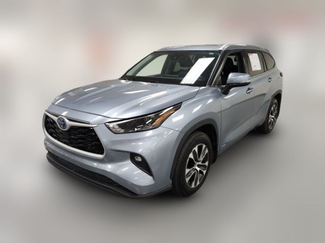 2022 Toyota Highlander Hybrid XLE