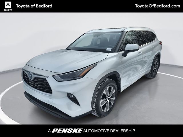 2022 Toyota Highlander Hybrid XLE